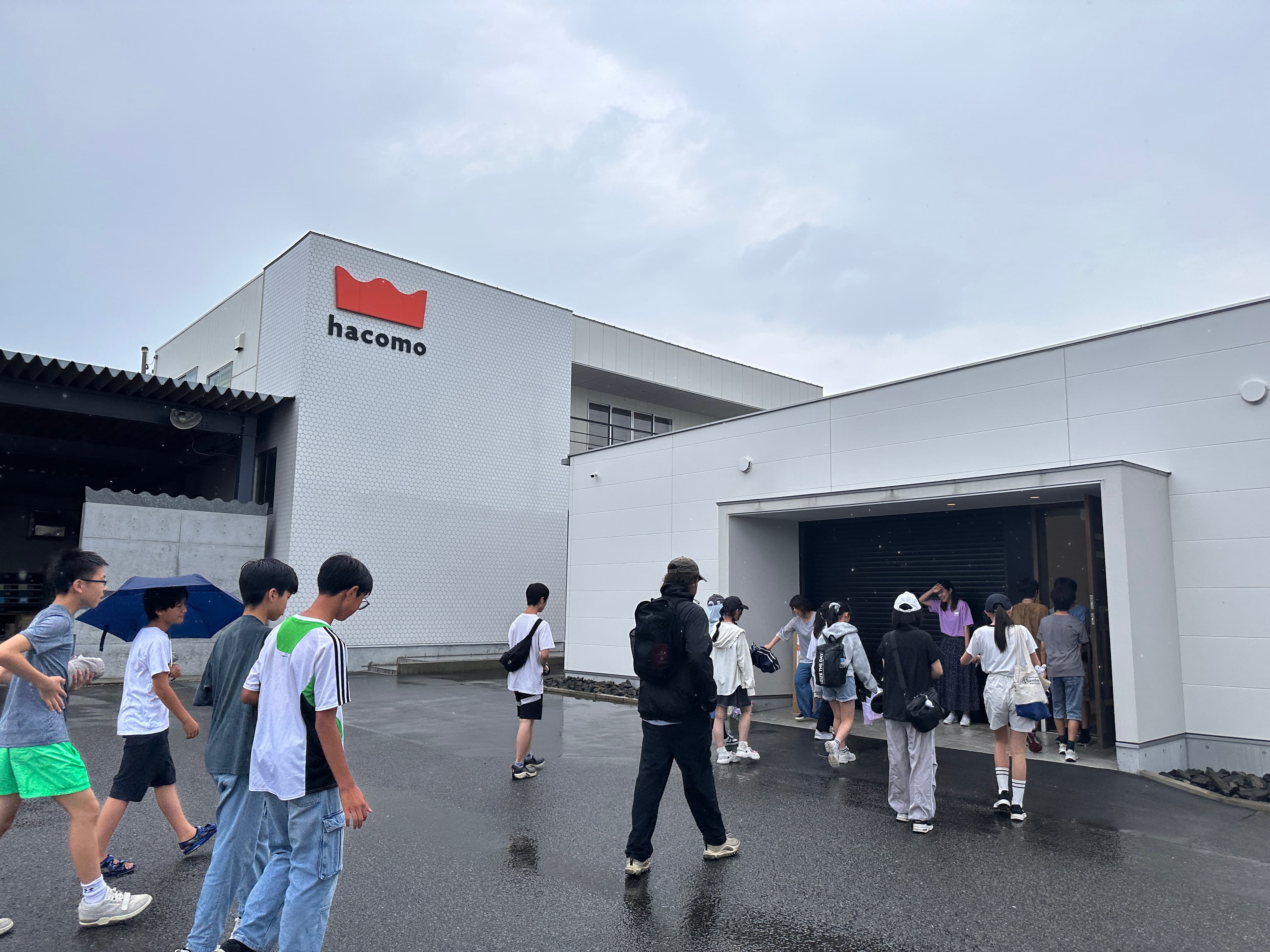 An excursion to a local maker's factory in Kagawa